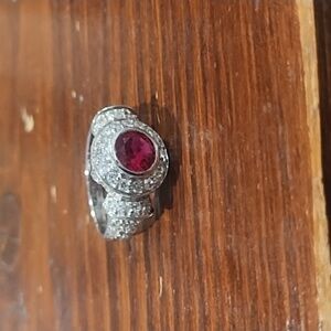 Elegant Silver and Red Glass Gemstone Ring